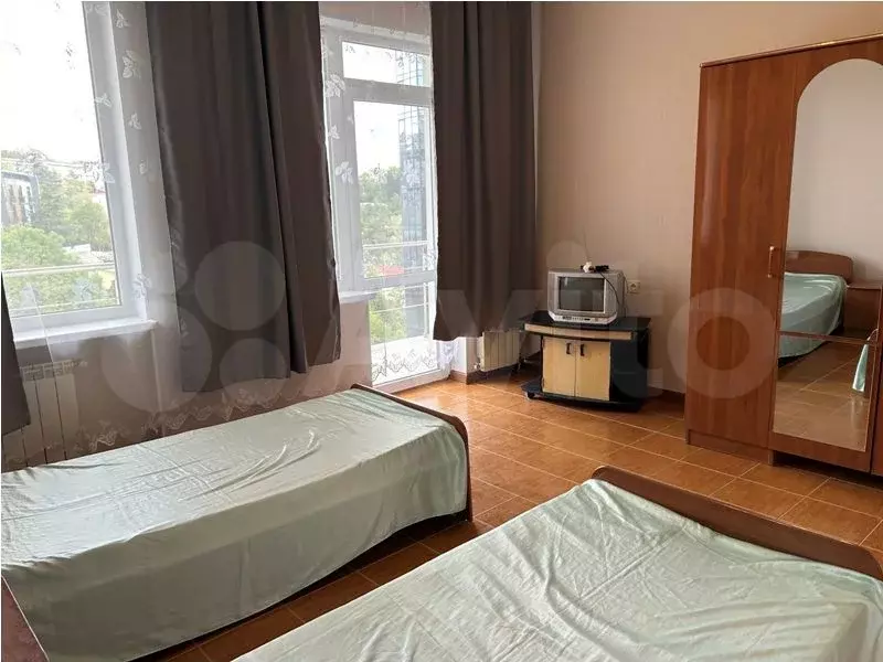 Комната 15 м в 3-к., 1/3 эт. - Фото 0