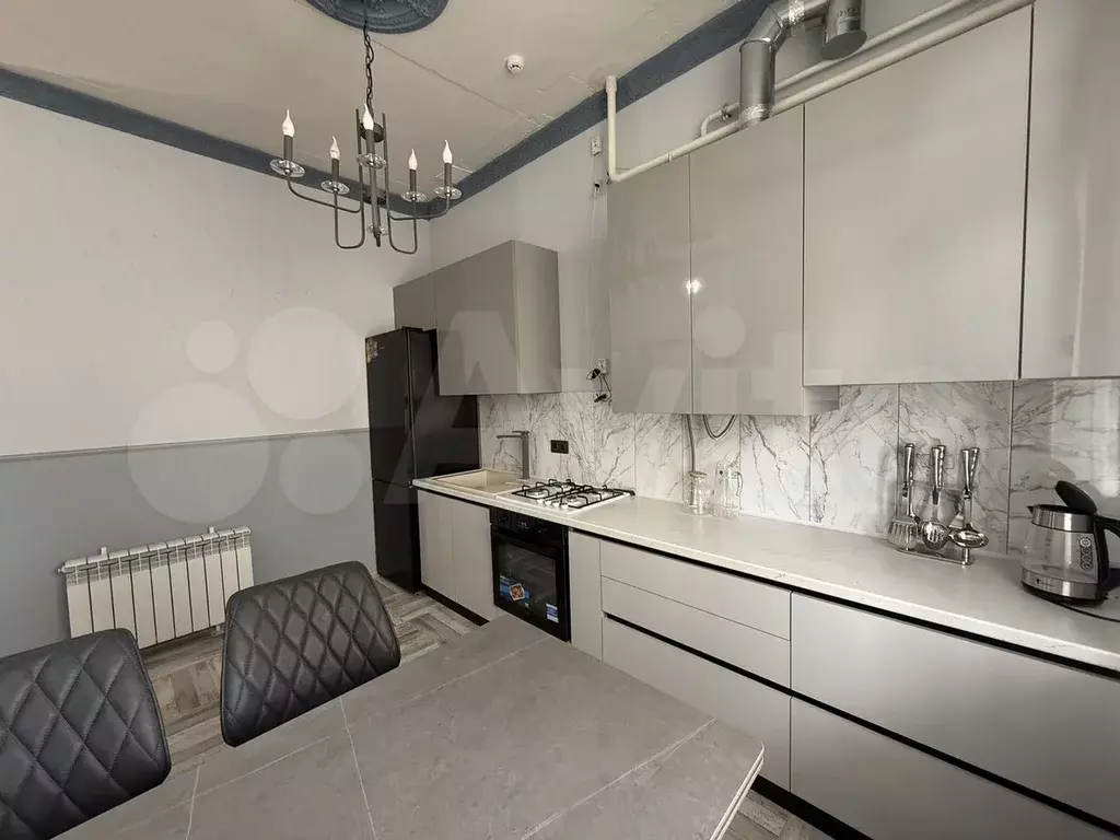 2-к. квартира, 60 м, 1/3 эт. - Фото 1