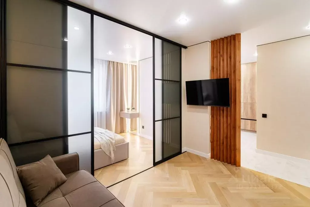 1-к кв. Омская область, Омск ул. 70 лет Октября, 3/6 (43.0 м) - Фото 1