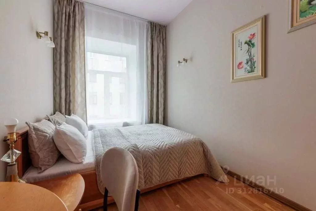 1-к кв. Санкт-Петербург Большая Московская ул., 9 (80.0 м) - Фото 0