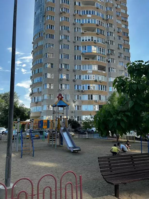 1-к. квартира, 64 м, 10/22 эт. - Фото 0