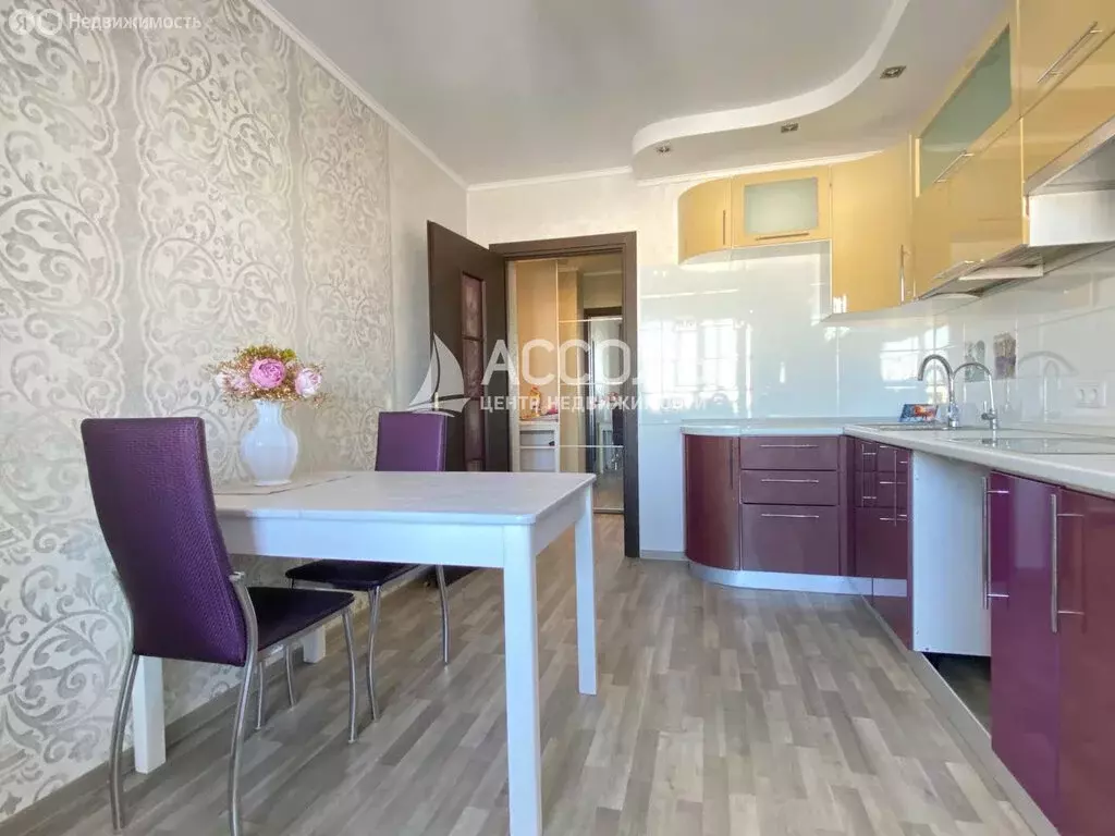 2-комнатная квартира: Омск, проспект Комарова, 21 (60.8 м) - Фото 2