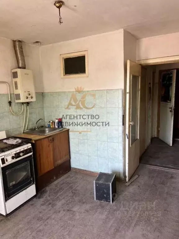 2-к кв. Крым, Кировское пгт ул. Розы Люксембург (58.8 м) - Фото 1