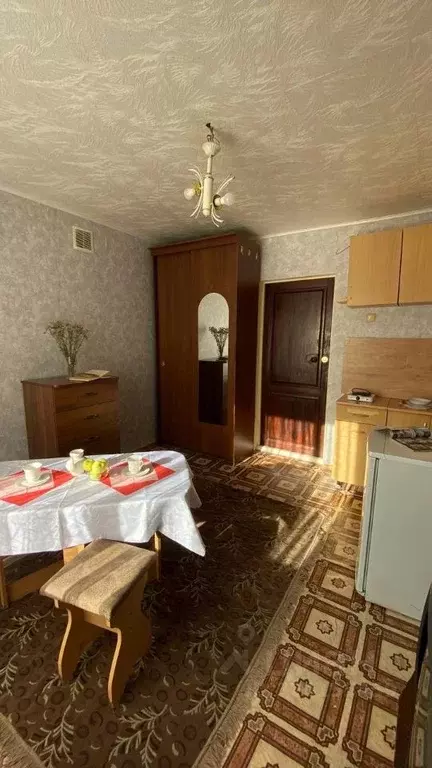 Комната Омская область, Омск ул. 10 лет Октября, 145А (12.4 м) - Фото 2