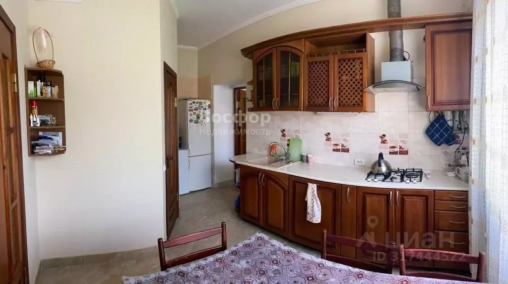 3-к кв. Крым, Феодосия ул. Энгельса, 37 (60.0 м) - Фото 1