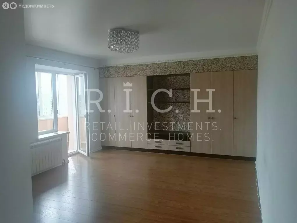 Квартира-студия: Челябинск, улица Братьев Кашириных, 163 (35.9 м) - Фото 0