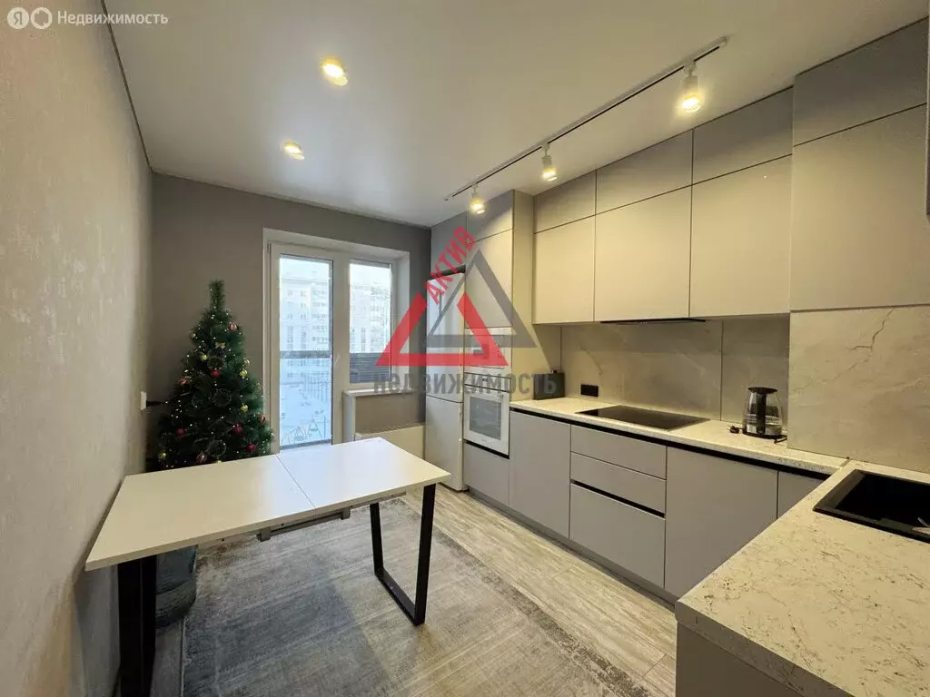 2-комнатная квартира: Каменск-Уральский, Сибирская улица, 5 (47.8 м) - Фото 1