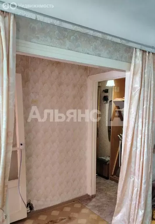 3-комнатная квартира: Шахты, проспект Победа Революции, 130 (54.4 м) - Фото 2