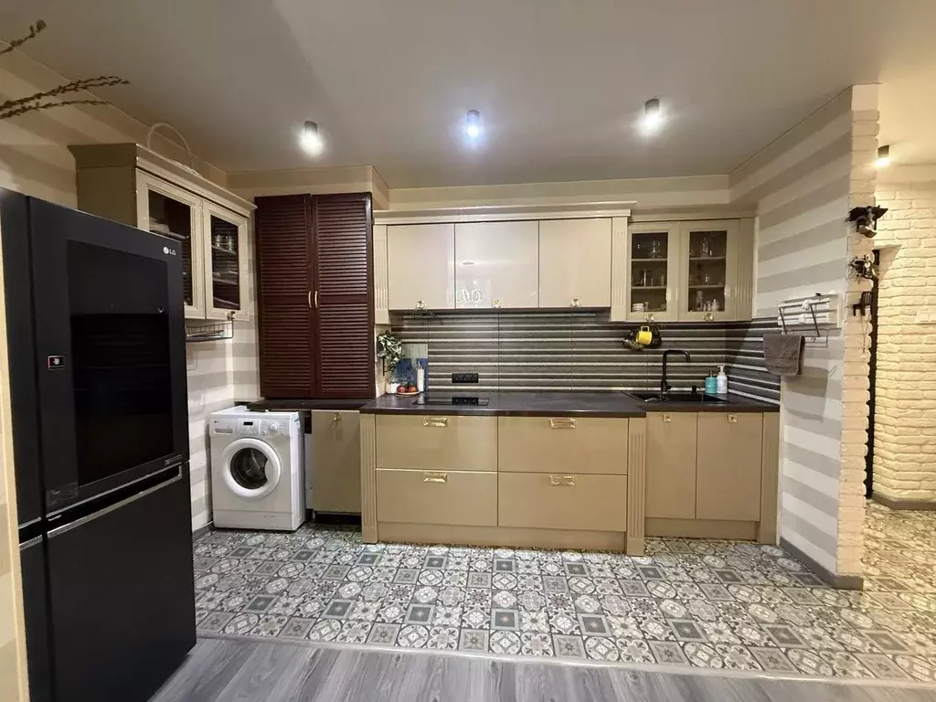 2-к кв. Астраханская область, Астрахань ул. Бехтерева, 2А (55.2 м) - Фото 2