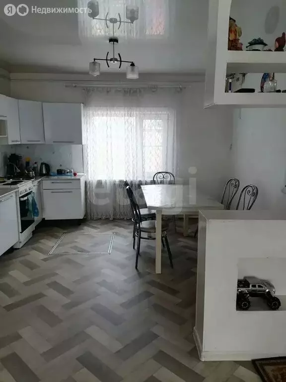 Дом в посёлок городского типа Усть-Баргузин, улица Энгельса (94.3 м) - Фото 1