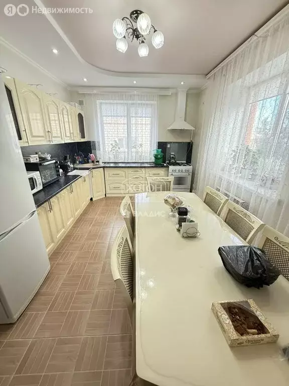 Дом в Элиста, улица 28-й Армии, 132 (200 м) - Фото 1