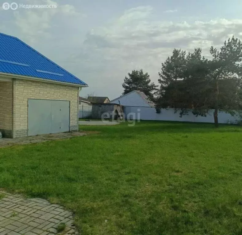 Дом в Дзержинский район, село Дворцы (168 м) - Фото 1