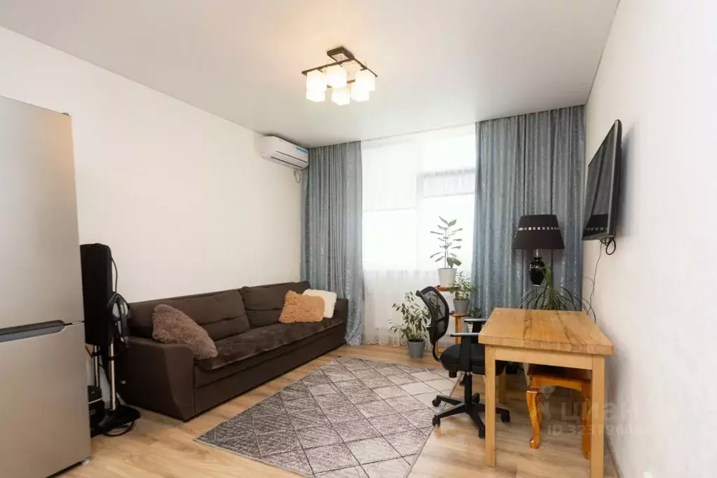 1-к кв. Оренбургская область, Оренбург Уральская ул., 2/20 (38.1 м) - Фото 1