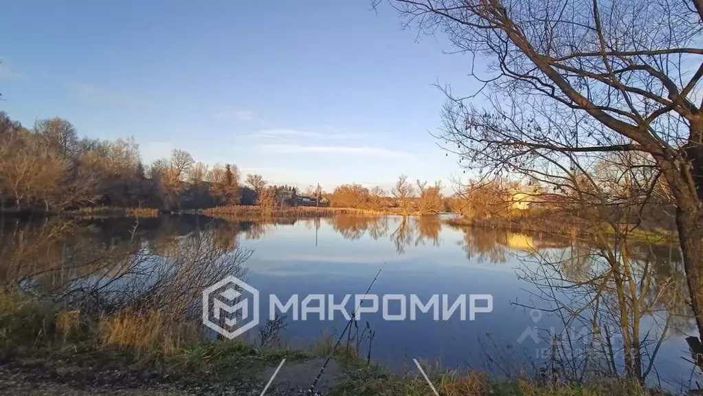 Дом в Орловская область, Мценский район, Воинское с/пос, с. ... - Фото 1