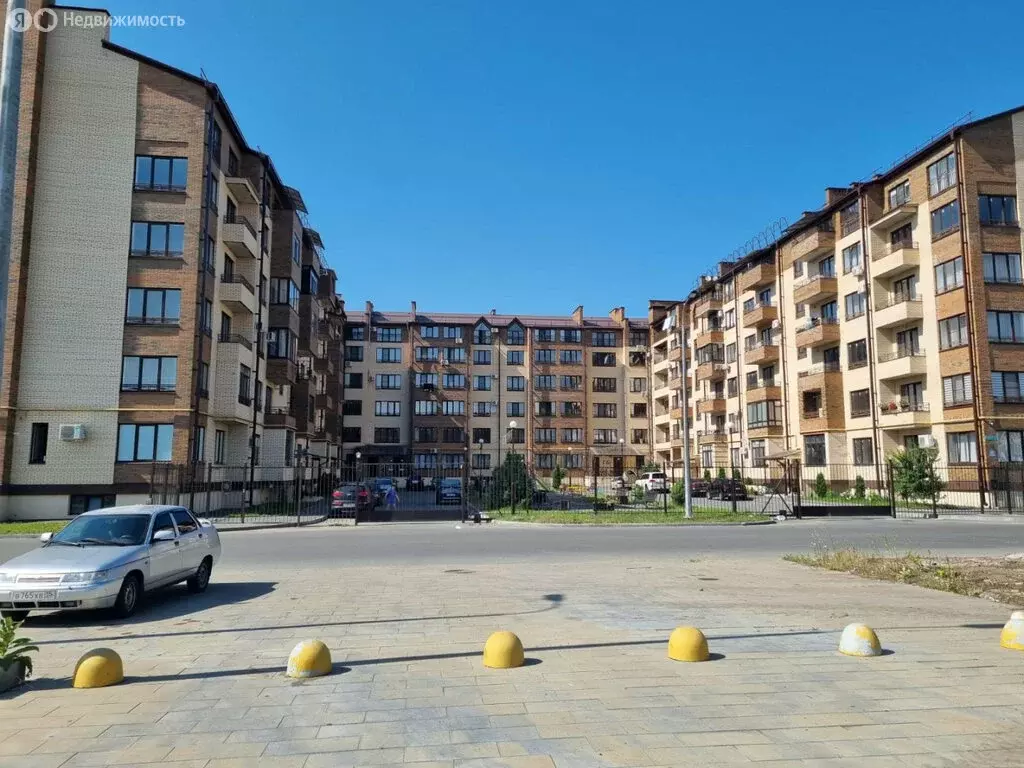 3-комнатная квартира: Владикавказ, улица Билара Кабалоева, 5 (95 м) - Фото 0