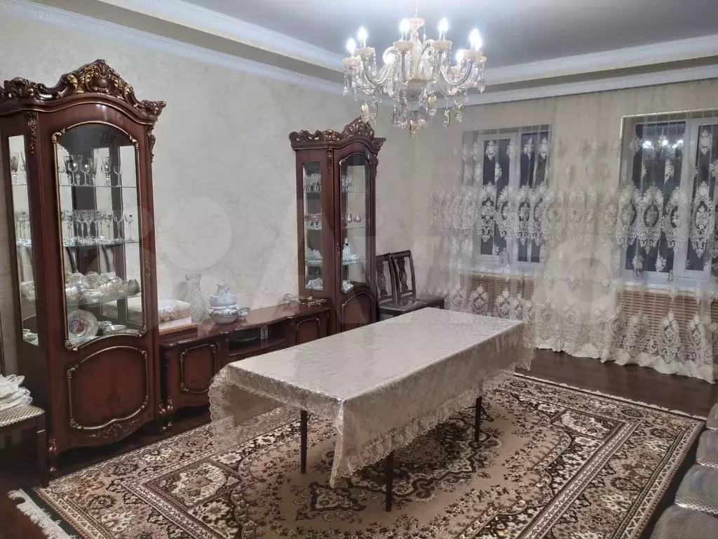 2-к. квартира, 62 м, 1/3 эт. - Фото 0