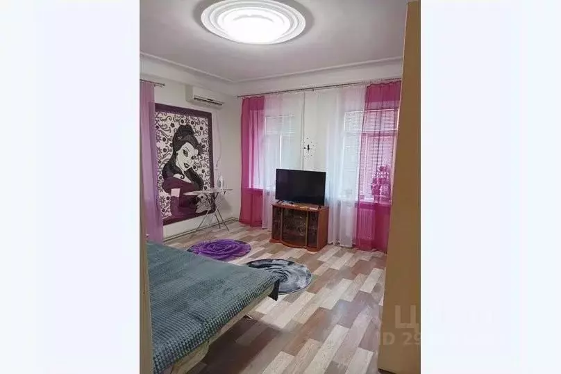 Дом в Крым, Евпатория ул. Колхозная, 25 (50 м) - Фото 1