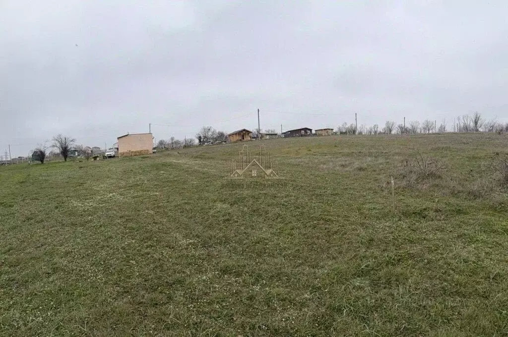 Участок в Крым, Сакский район, с. Орехово ул. Крымская (10.0 сот.) - Фото 1