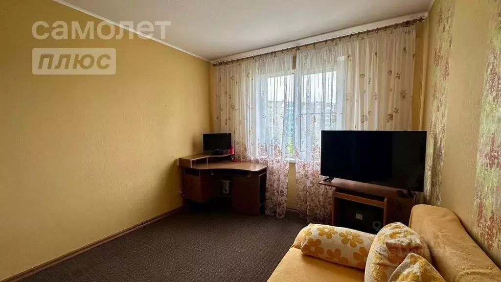 3-к кв. Челябинская область, Челябинск ул. Мамина, 7 (66.0 м) - Фото 0