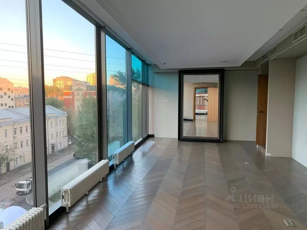 5-к кв. Москва ул. Климашкина, 17С2 (299.4 м) - Фото 2