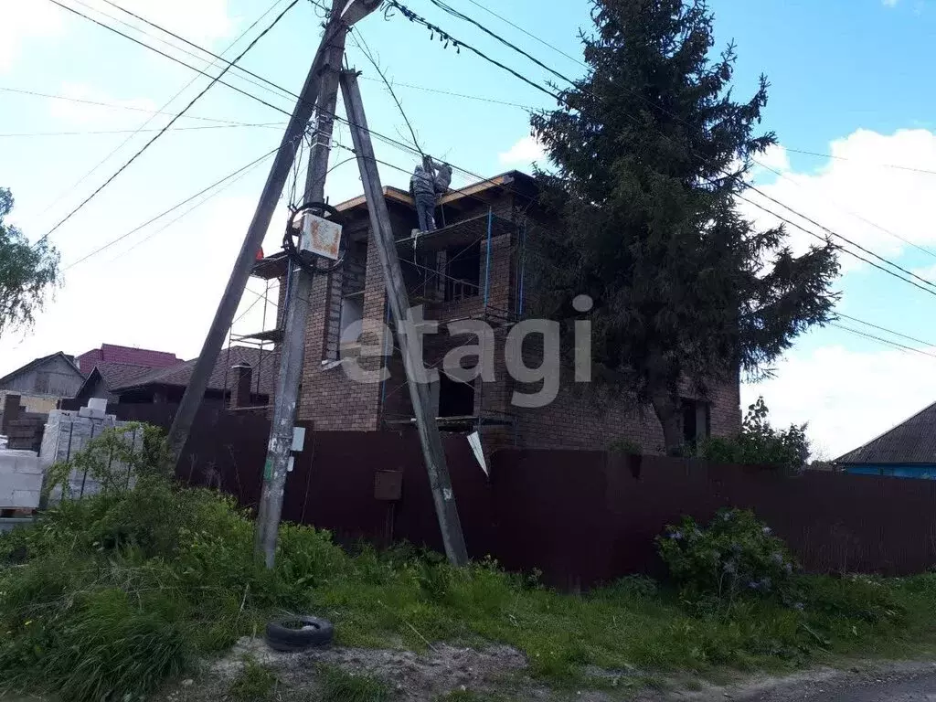 Дом в село Супонево, Комсомольская улица (180 м) - Фото 1