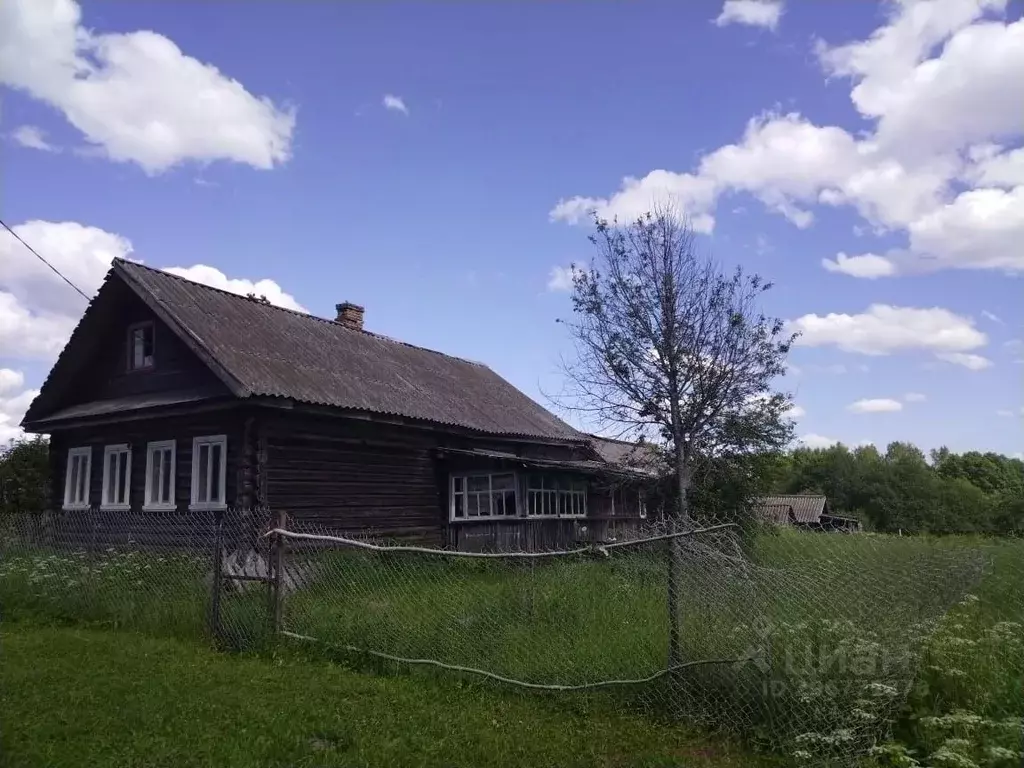 Дом в Новгородская область, Маловишерский район, Бургинское с/пос, д. ... - Фото 1