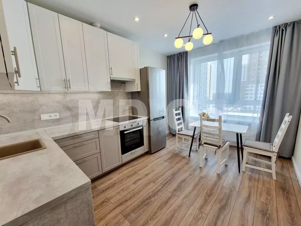 2-к. квартира, 60 м, 12/25 эт. - Фото 1