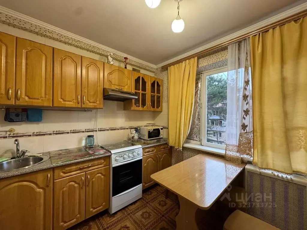 2-к кв. Краснодарский край, Сочи Адлер жилрайон, ул. Революции, 16А ... - Фото 2