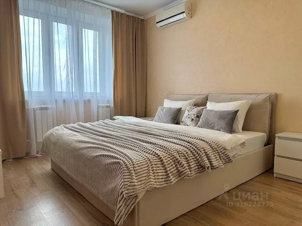 2-к кв. Орловская область, Орел ул. Розы Люксембург, 33 (74.0 м) - Фото 0