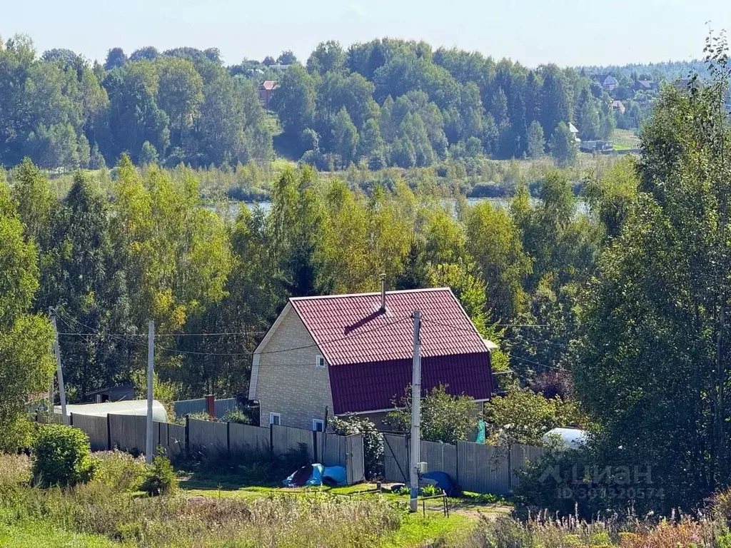 Участок в Московская область, Дмитровский городской округ, Дом у озера ... - Фото 0