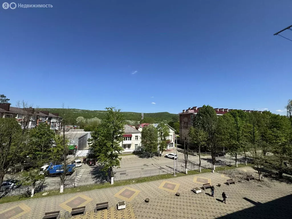 3-комнатная квартира: Апшеронск, улица Ленина, 18 (57.2 м) - Фото 0