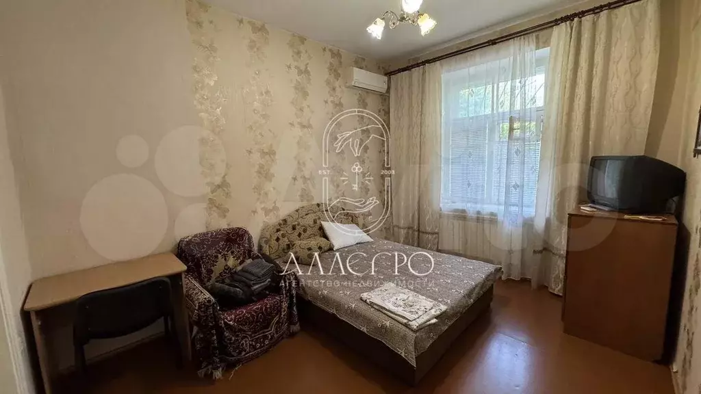 1-к. квартира, 40 м, 1/3 эт. - Фото 0
