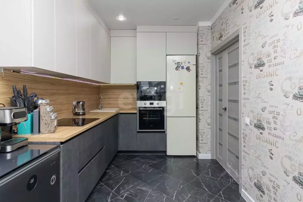 2-к кв. Тюменская область, Тюмень ул. Василия Севергина, 2к2 (54.0 м) - Фото 1