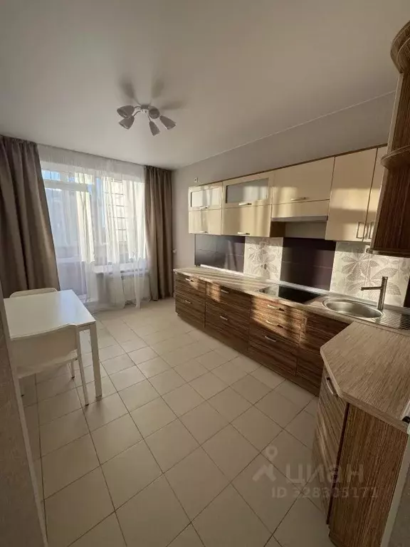 1-к кв. Омская область, Омск просп. Комарова, 15к3 (43.0 м) - Фото 1
