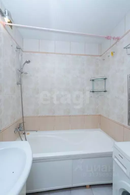 3-к кв. Пермский край, Пермь ул. Вильямса, 37Б (86.2 м) - Фото 0