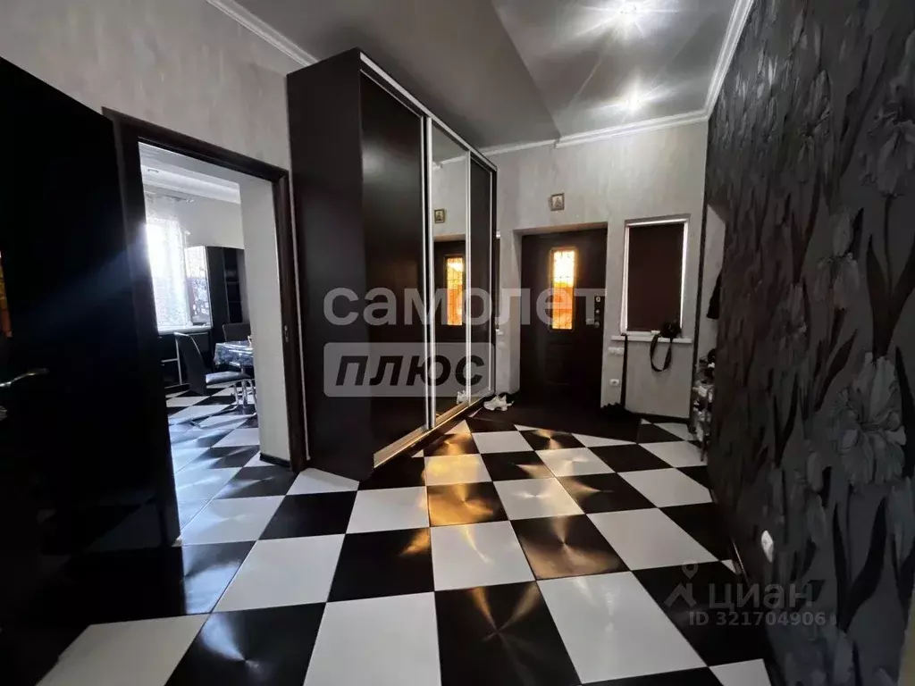 Дом в Краснодарский край, Апшеронск ул. 9 Января (221 м) - Фото 1