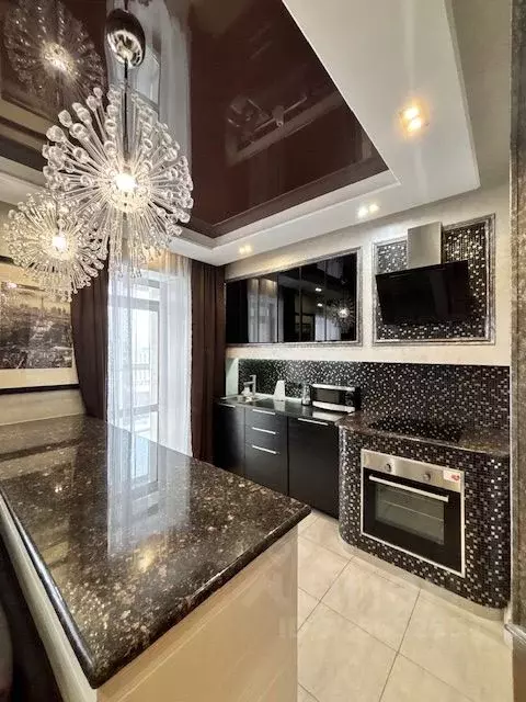 1-к кв. Омская область, Омск Октябрьская ул., 107 (43.0 м) - Фото 1