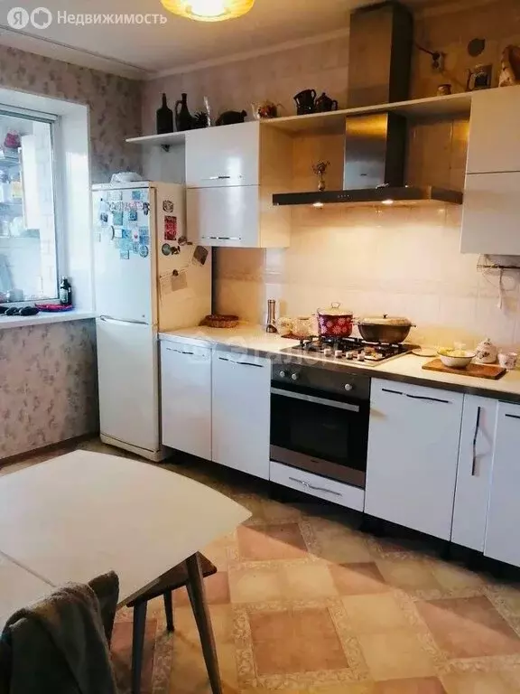 3-комнатная квартира: Волгоград, улица 50 лет Октября, 30 (89.9 м) - Фото 0