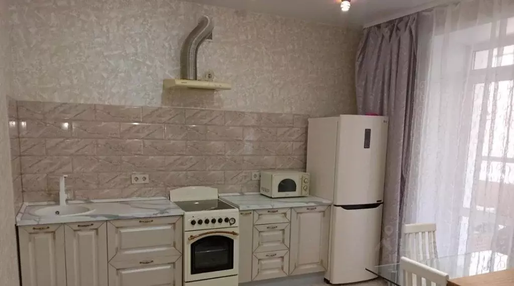 1-к кв. Омская область, Омск ул. Красный Путь, 103к4 (40.0 м) - Фото 0