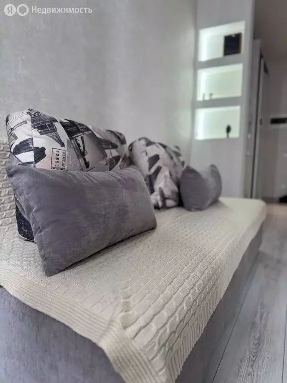 Квартира-студия: посёлок городского типа Новоивановское, бульвар ... - Фото 1