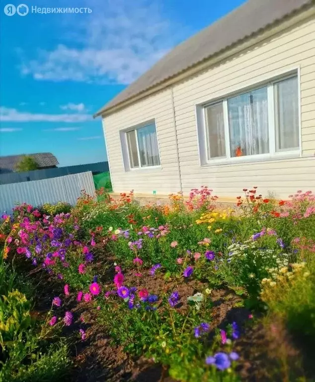 Дом в село Новолокти, Комсомольская улица (130.6 м) - Фото 1