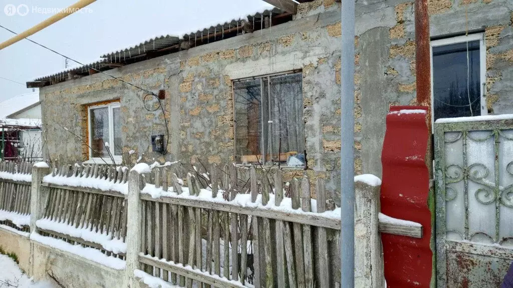 Дом в Симферопольский район, Мирновское сельское поселение, село ... - Фото 1