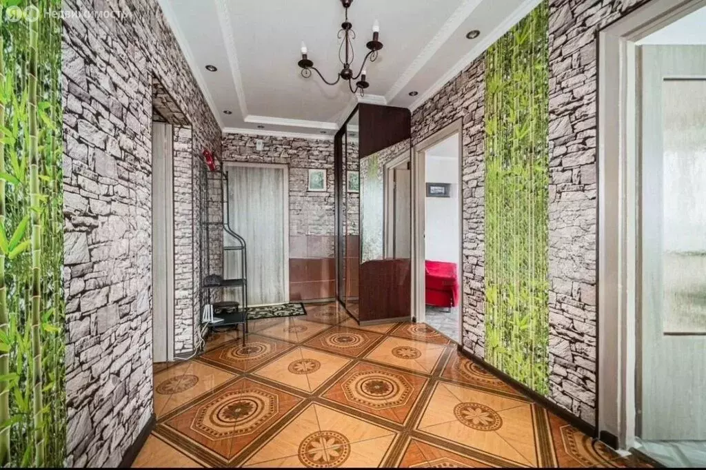 3-комнатная квартира: Калининград, улица Ульяны Громовой, 111 (74 м) - Фото 1