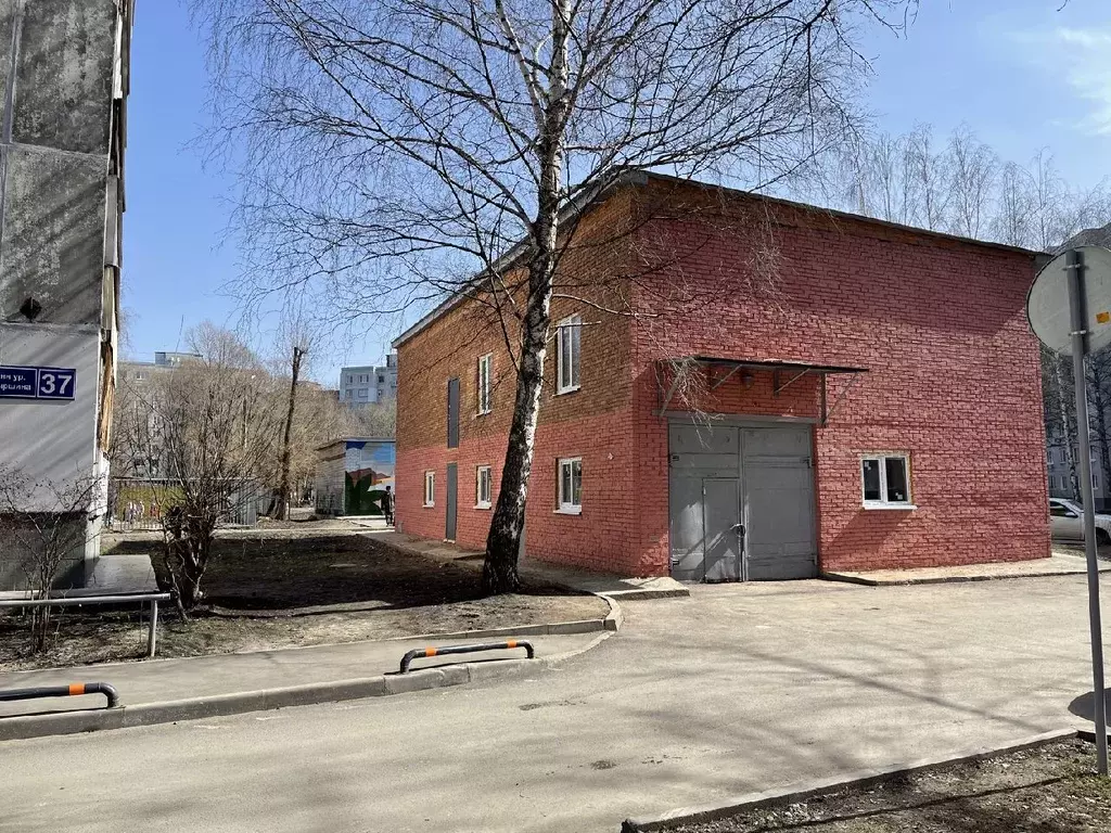 Помещение свободного назначения в Татарстан, Казань ул. Батыршина, 37 . - Фото 0