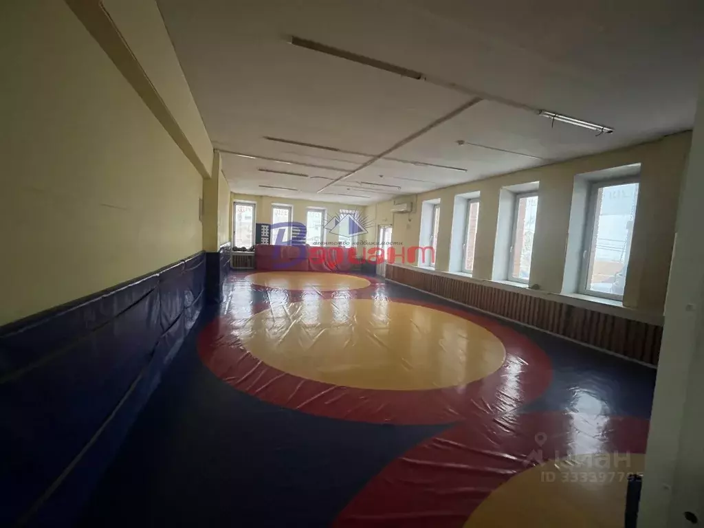 Помещение свободного назначения в Челябинская область, Чебаркуль ул. ... - Фото 1