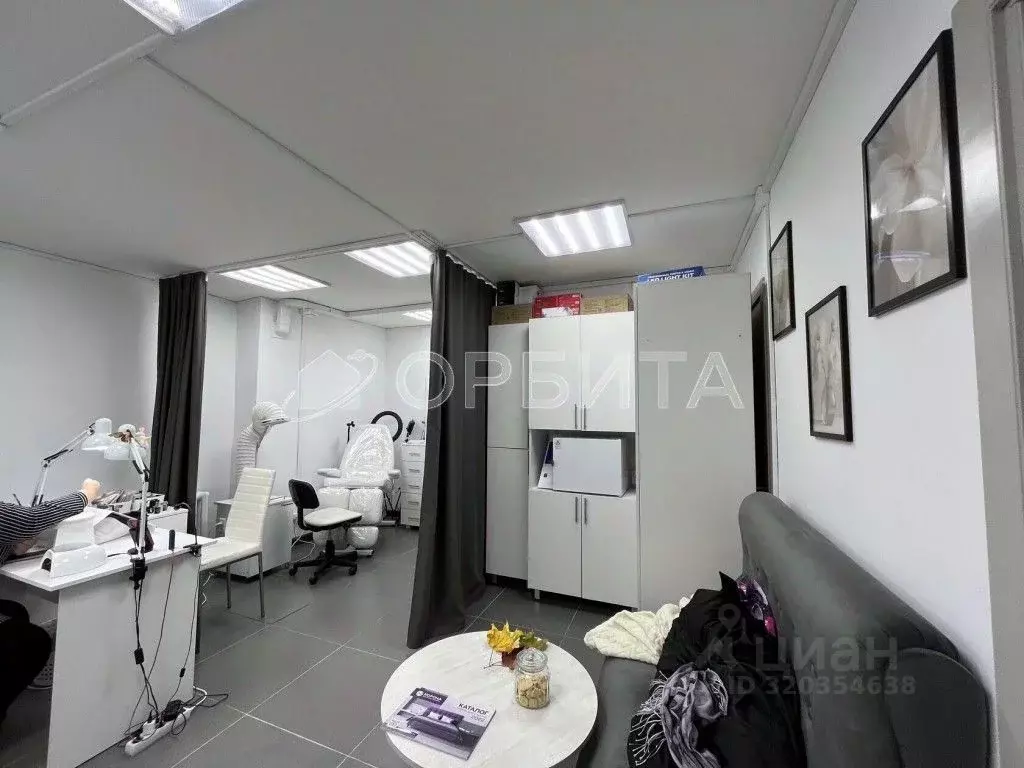 Помещение свободного назначения в Тюменская область, Тюмень ул. ... - Фото 1