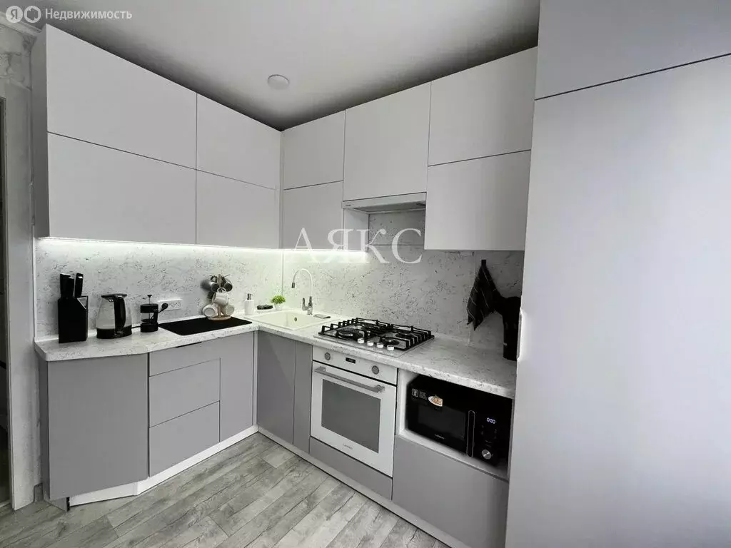 2-комнатная квартира: Ишимбай, бульвар Заки Валиди, 3 (50 м) - Фото 1