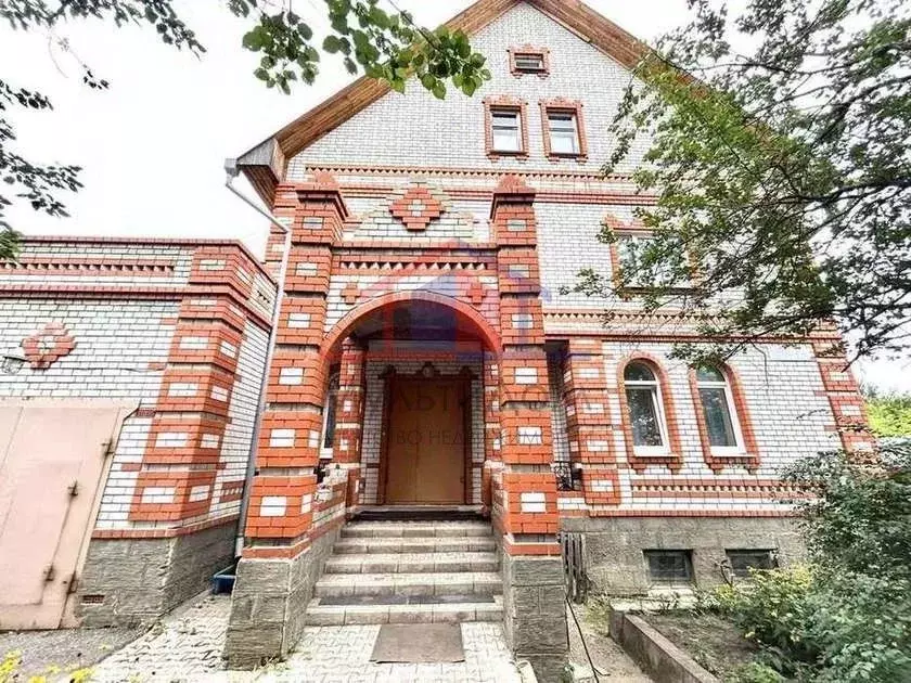 Дом в Белгородская область, Старый Оскол Санаторный пер., 26 (315 м) - Фото 0