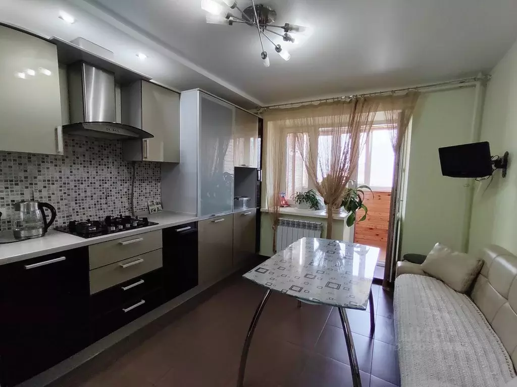 2-к кв. Чувашия, Чебоксары ул. Строителей, 10 (71.0 м) - Фото 2