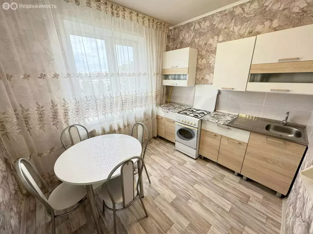 3-комнатная квартира: Нижнекамск, улица Бызова, 17 (68.9 м) - Фото 0